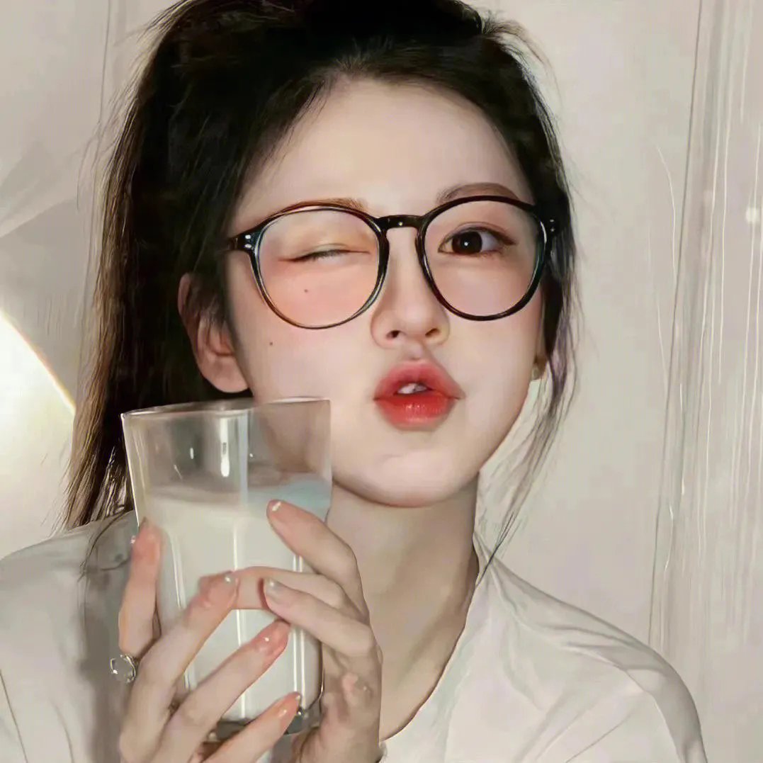 黄阿丽：小眼镜蛇